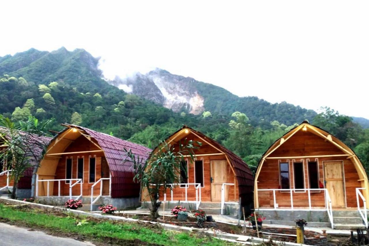 Penginapan Puncak Dua Mitra Reddoorz Berastagi Exterior foto